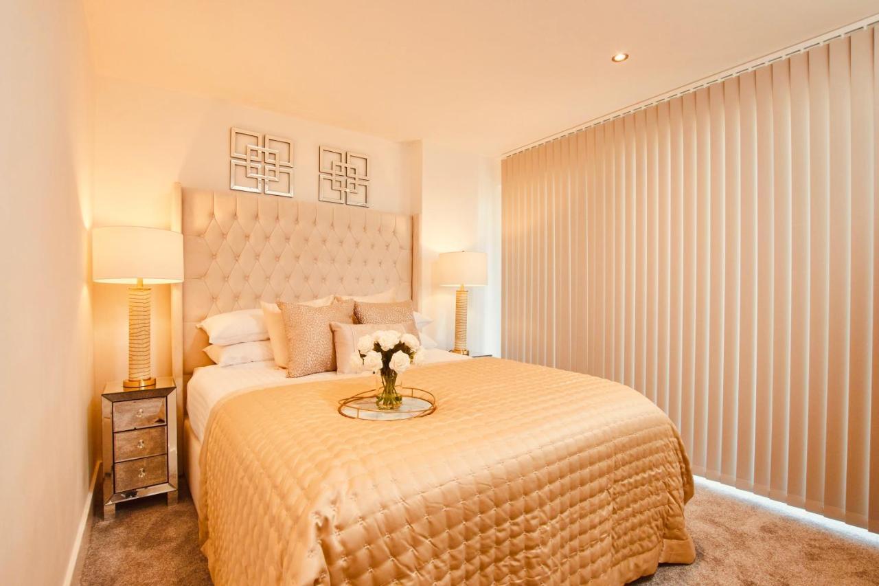 King Deluxe City Apt Large Balcony& Free Parking! ليدز المظهر الخارجي الصورة