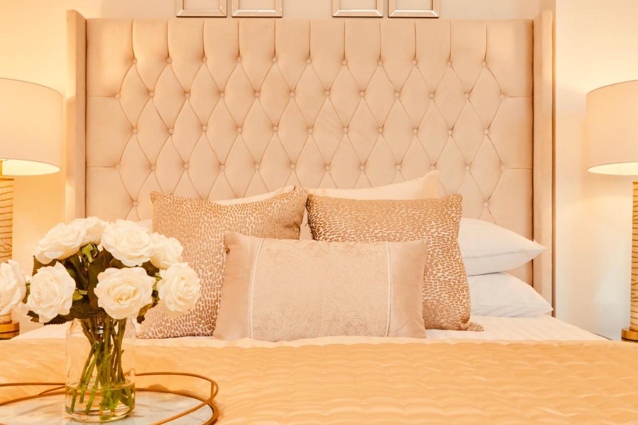 King Deluxe City Apt Large Balcony& Free Parking! ليدز المظهر الخارجي الصورة