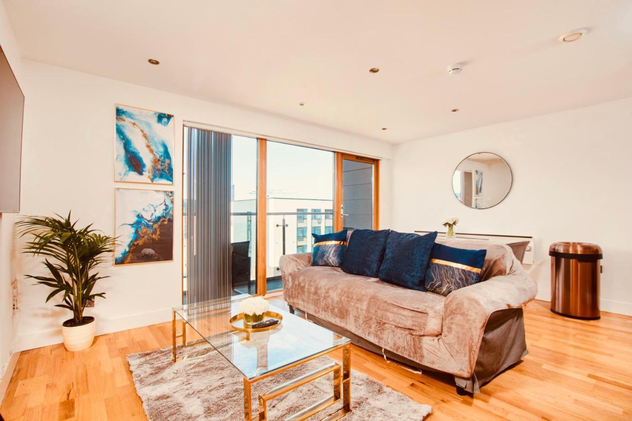 King Deluxe City Apt Large Balcony& Free Parking! ليدز المظهر الخارجي الصورة