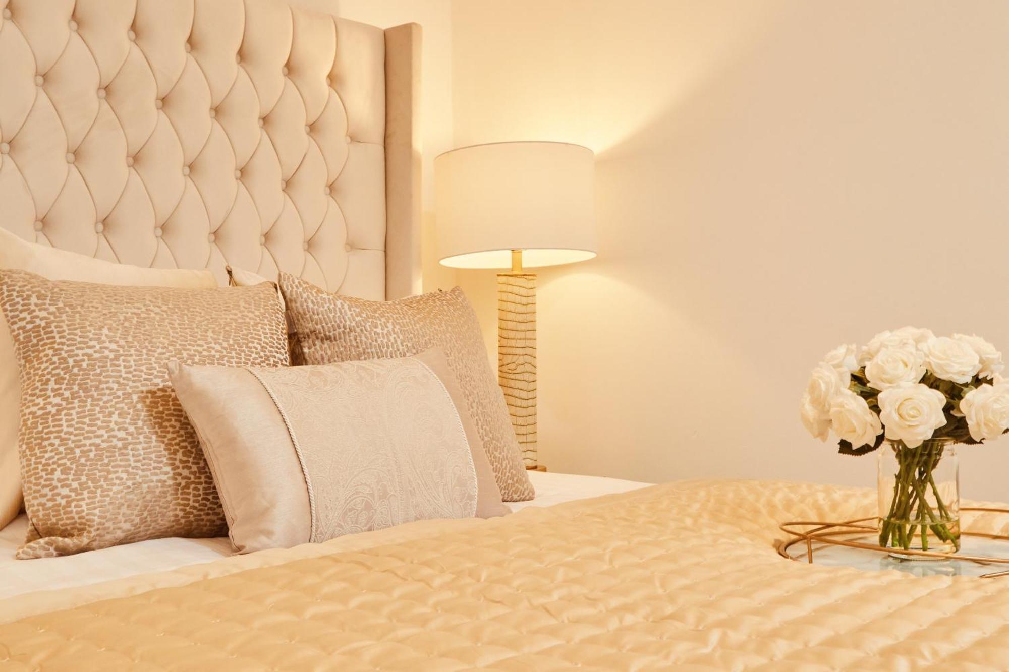 King Deluxe City Apt Large Balcony& Free Parking! ليدز المظهر الخارجي الصورة