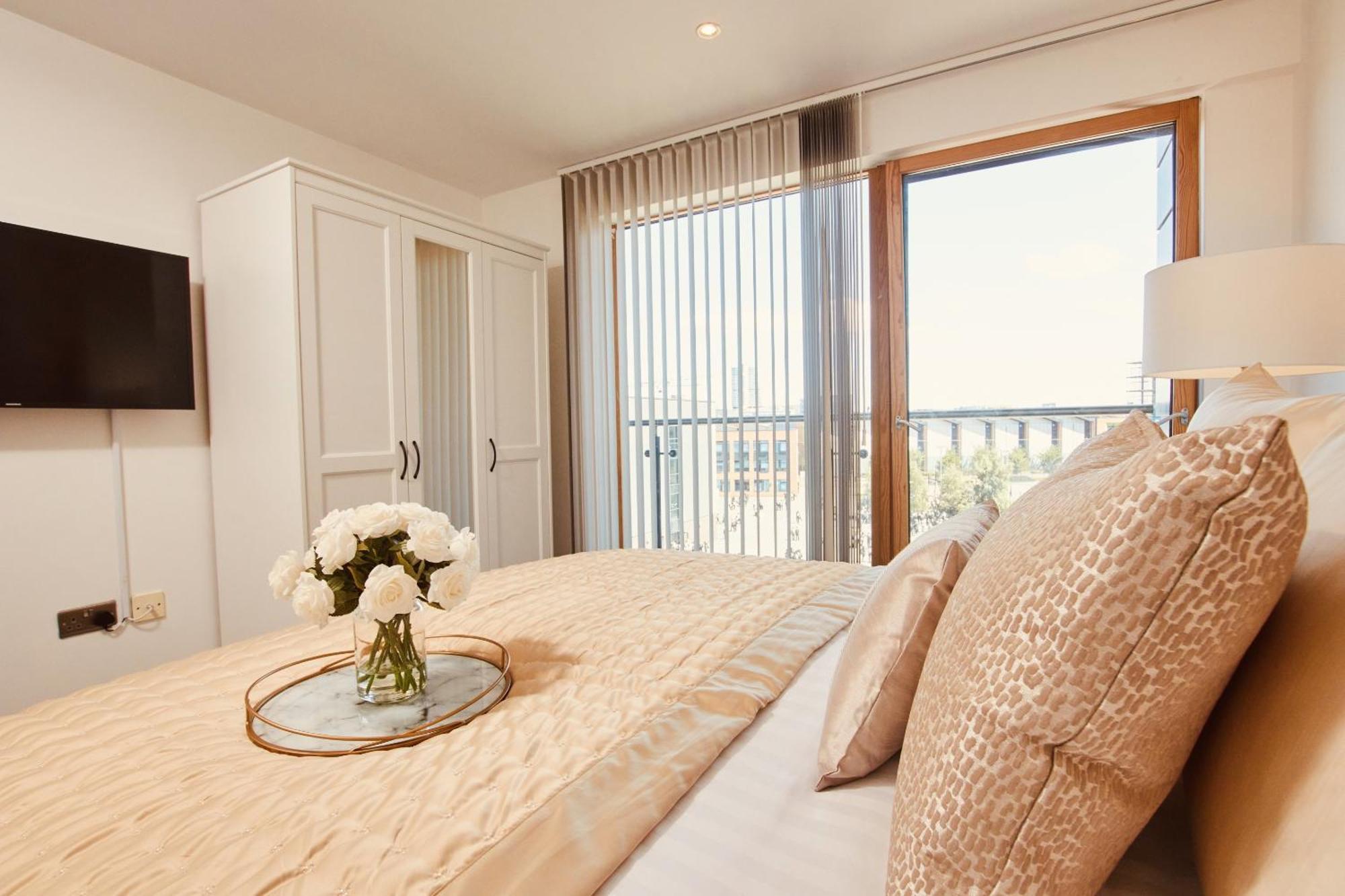 King Deluxe City Apt Large Balcony& Free Parking! ليدز المظهر الخارجي الصورة
