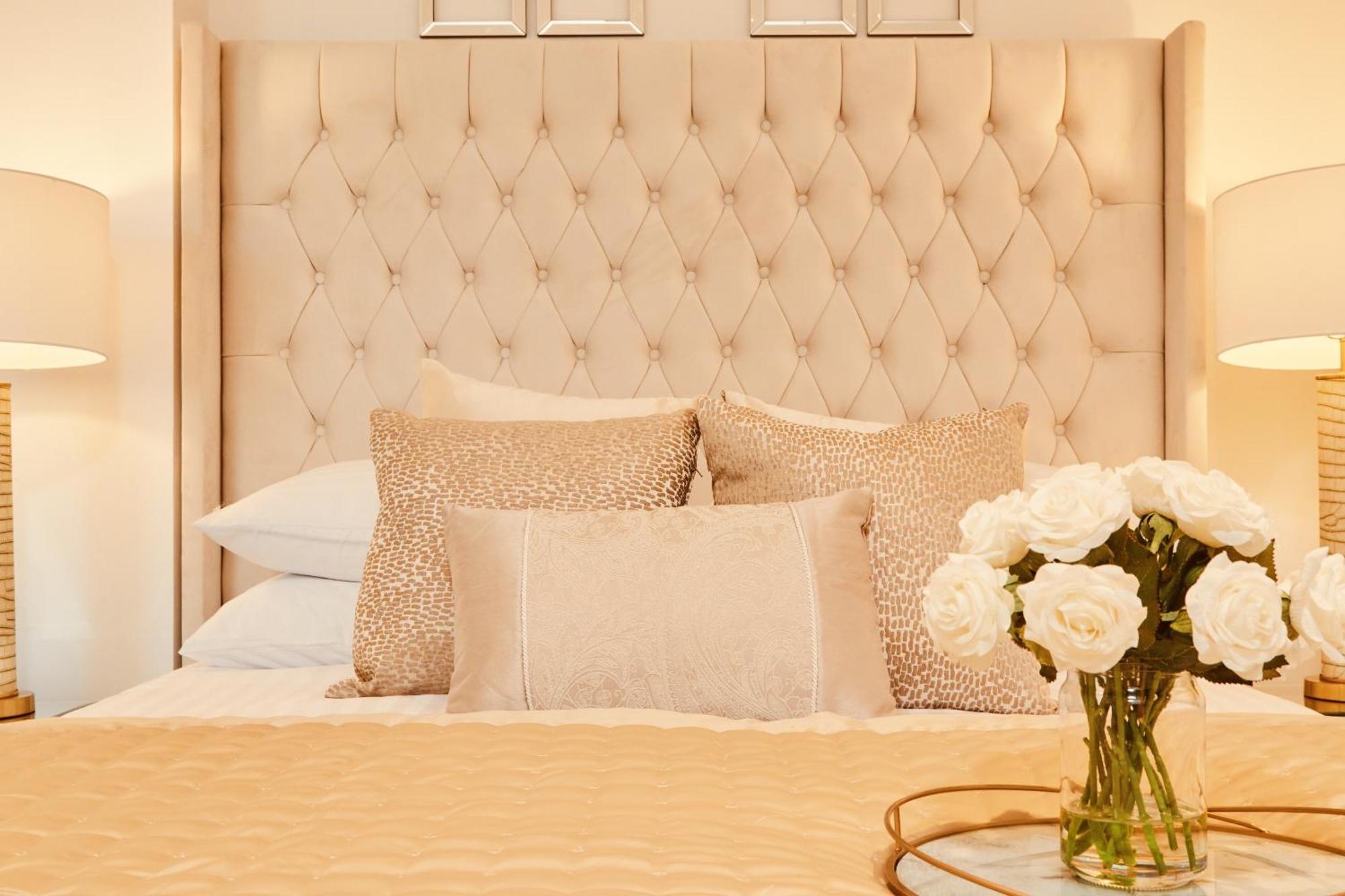 King Deluxe City Apt Large Balcony& Free Parking! ليدز المظهر الخارجي الصورة