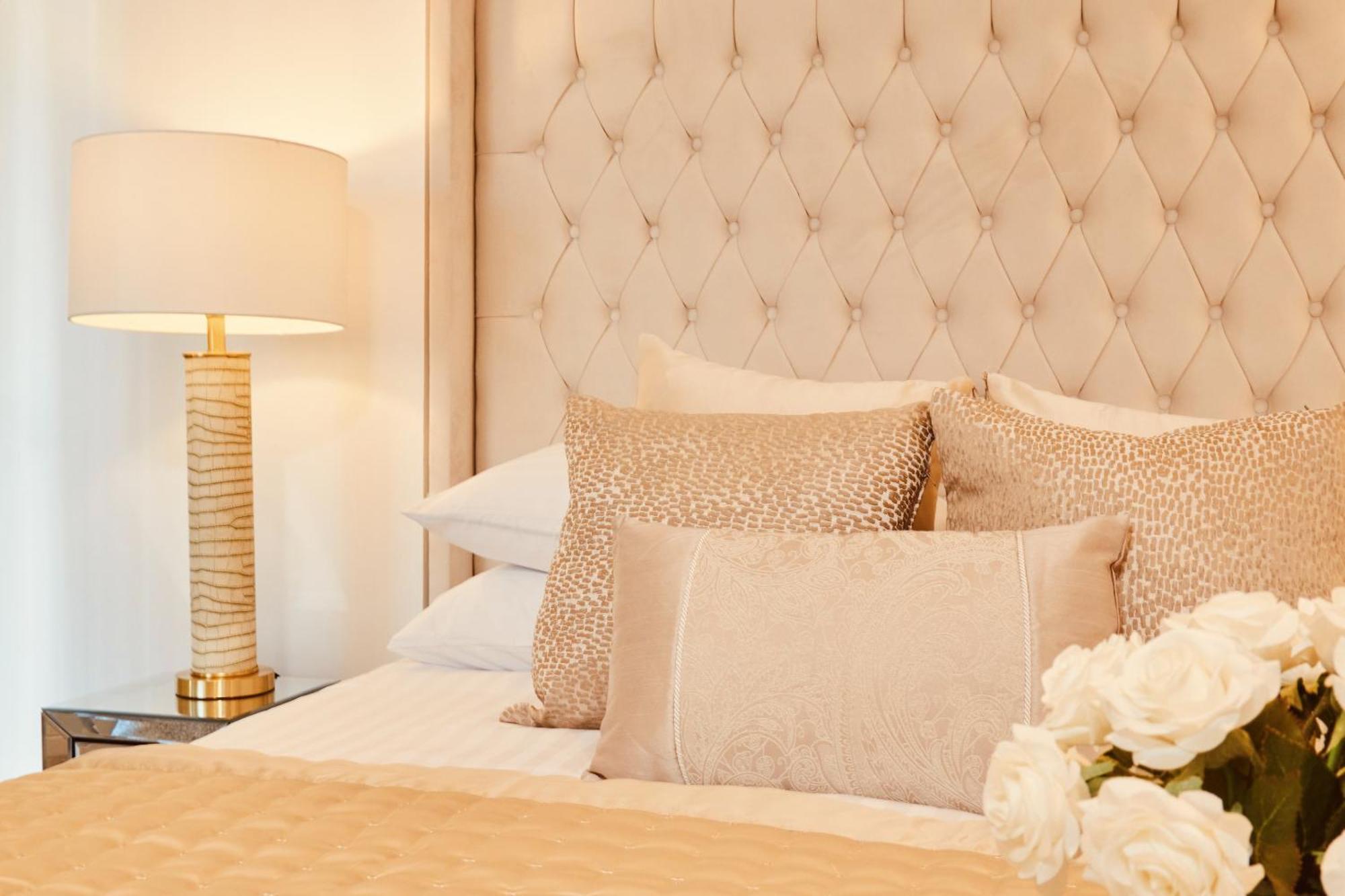 King Deluxe City Apt Large Balcony& Free Parking! ليدز المظهر الخارجي الصورة