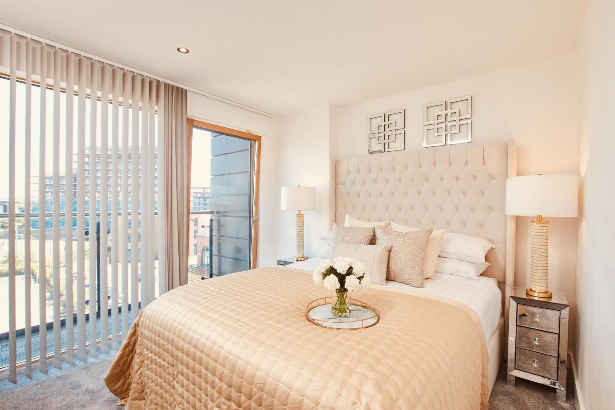 King Deluxe City Apt Large Balcony& Free Parking! ليدز المظهر الخارجي الصورة