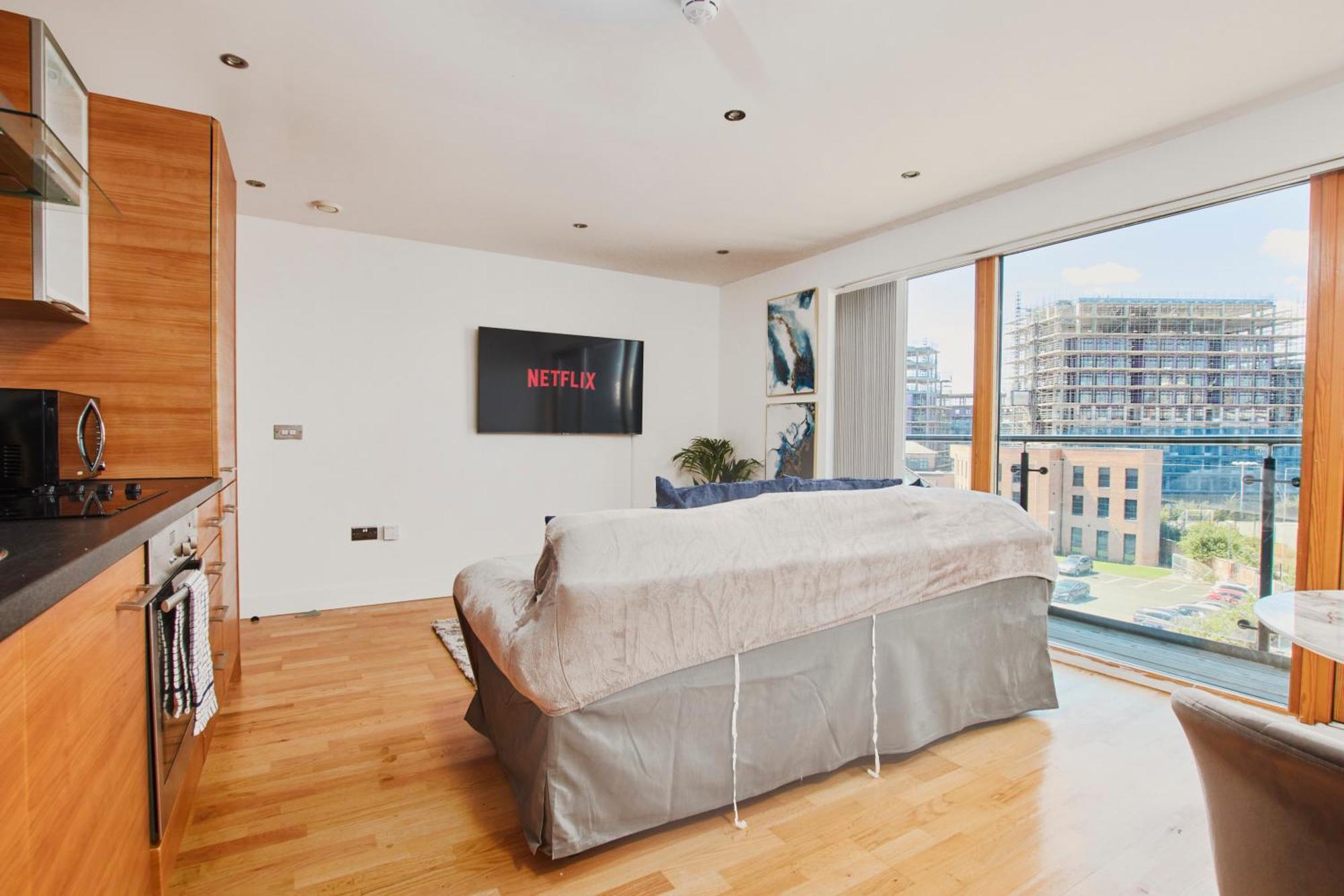 King Deluxe City Apt Large Balcony& Free Parking! ليدز الغرفة الصورة
